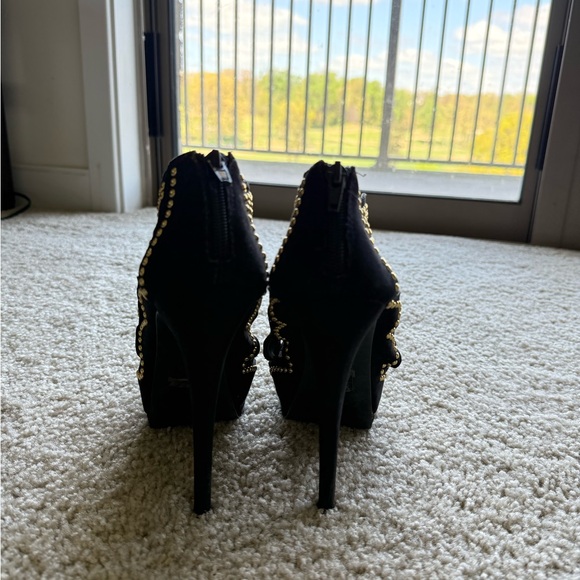 JustFab Black and Gold Glam Stiletto Heels with Peep-Toe - Picture 4 of 6